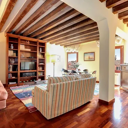 Biennale Terrace Apt شقة *