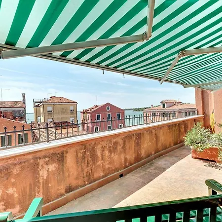 شقة Biennale Terrace Apt