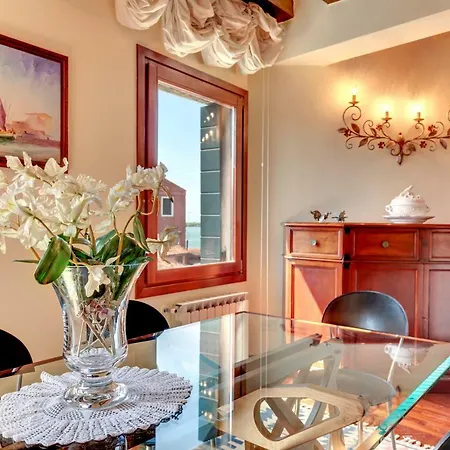 Biennale Terrace Apt * Venice