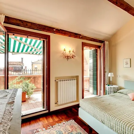 Biennale Terrace Apt Venice