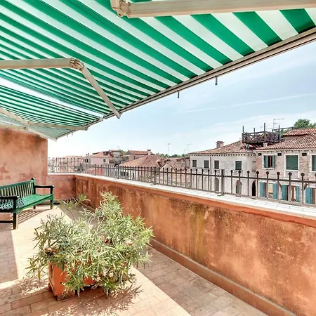 Biennale Terrace Apt *