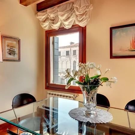 Biennale Terrace Apt *